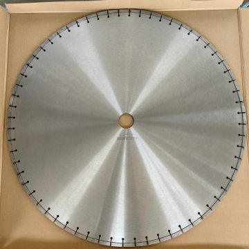 Lưỡi cưa bê tông kim cương 700mm với hiệu suất cao để cắt bê tông chữa khỏi