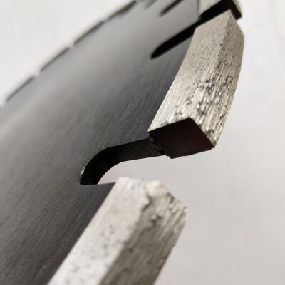 Lưỡi cưa bê tông Laser Diamond Diamond Diamond 450mm để cắt đường giao thông sân bay