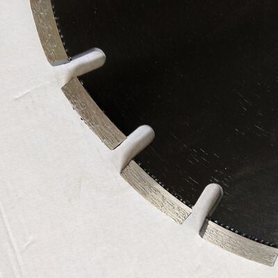 Lưỡi cưa bê tông Laser Diamond Diamond Diamond 450mm để cắt đường giao thông sân bay